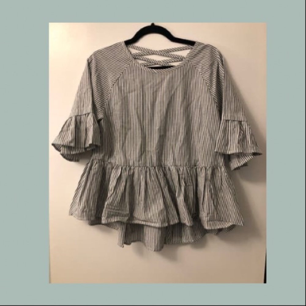 Listicle Peplum Top Size Small NWT